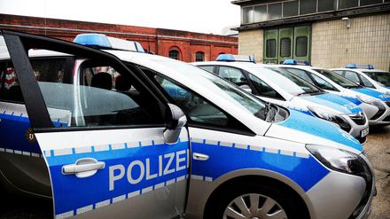 Nach Feierabend drehte er noch eine Runde mit dem Streifenwagen.
