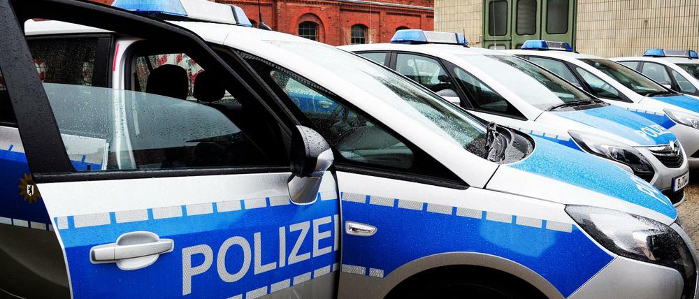 Nach Feierabend drehte er noch eine Runde mit dem Streifenwagen.