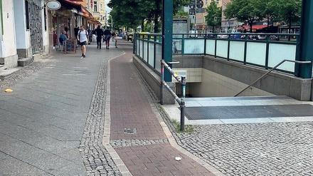 Ende einer Gefahrenstelle. An der Frankfurter Allee haben Radfahrer künftig mehr Platz.