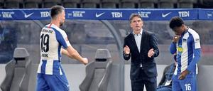 Applaus, Applaus. Herthas Trainer Bruno Labbadia feierte bei seinem neuen Klub den perfekten Einstand. Dem Sieg im Debüt gegen Hoffenheim folgte am Freitagabend das 4:0 gegen Union.