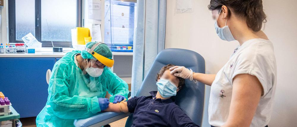 Positiver Antikörpertest. In Hannover gibt es vier Kinder mit PIMS.