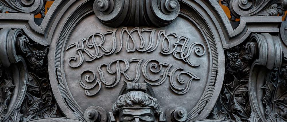 Der Eingang des Kriminalgerichts Moabit. Hier beginnt der Prozess um den Tod eines Säuglings gegen eine Babysitterin, die dem Kind Methadon verabreicht haben soll.