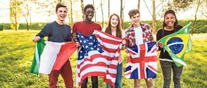 Schülerinnen und Schüler, die im Ausland studieren möchten, sollten einen internationalen Abschluss in Betracht ziehen. 
