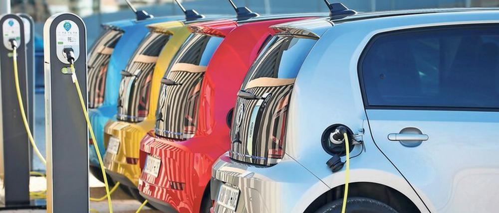 Wichtiger als Prämien für E-Autos: Ladesäulen gibt es immer noch viel zu wenige.