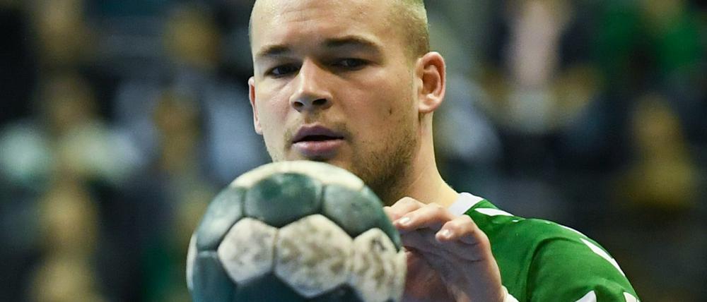 Füchse-Spieler Paul Drux empfängt auch nächste Saison Konkurrenz aus ganz Europa.