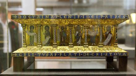 Im Kunstgewerbemuseum in Berlin war 2009 dieser Tragaltar des Eilbertus aus dem Welfenschatz ausgestellt.