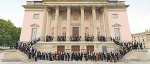 Draußen vor der Tür: Derzeit können Daniel Barenboim und die Staatskapelle nicht Unter den Linden auftreten.