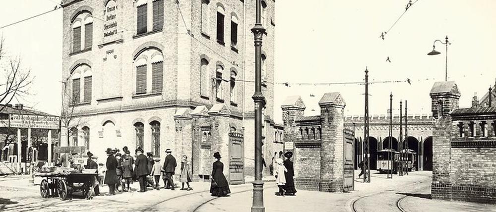 Das ehemalig Straßenbahndepot "Nordend" wurde 1924 durch den Architekten Jean Krämer erweitert. Es steht unter Denkmalschutz. Errichtet wurde die Anlage mit zunächst 19 Hallengleisen 1901.