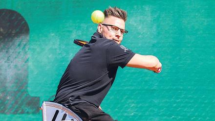 Berliner Zwillinge mit gutem Schlag. Die Brüder Max (im Bild) und Marcus Laudan haben noch viel vor im Rollstuhltennis.