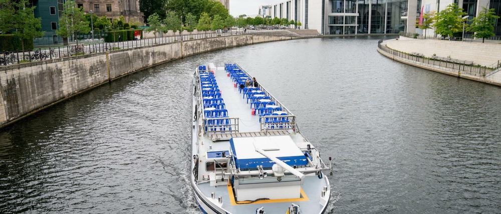 Freie Fahrt. Spreefahrten sind wieder erlaubt, noch fehlen aber die Gäste.