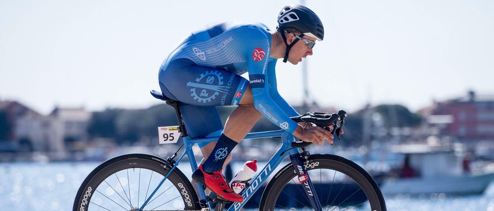 Tobias Nolde gewann das erste offizielle Geister-Radrennen in Deutschland.