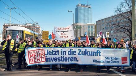 Derzeit undenkbar: Demos und Warnstreiks gehören zu jeder Tarifbewegung. Es sei denn, das Coronavirus geht um. 