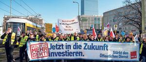 Derzeit undenkbar: Demos und Warnstreiks gehören zu jeder Tarifbewegung. Es sei denn, das Coronavirus geht um.