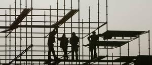 Noch nicht fertig - Die Bundesregierung will der rezessionsgeplagten Wirtschaft mit einem milliardenschweren Konjunkturprogramm auf die Beine helfen. 