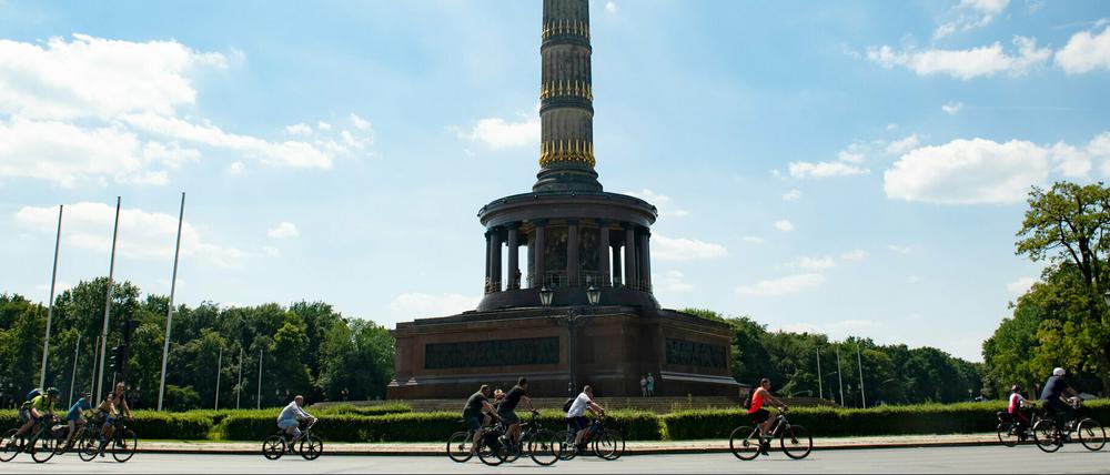 Radfahrer bei der traditionellen Sternfahrt des Allgemeinen Deutschen Fahrradclub (ADFC) im letzten Jahr. 