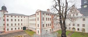 Hans-Jochen von Arnim starb 1950 im damaligen Zuchthaus Waldheim, das noch heute nahe Chemnitz betrieben wird. 