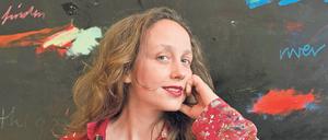Schreiben ist zeichnen. Rebecca Raue hat bei Rebecca Horn und Georg Baselitz studiert.