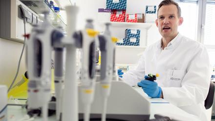 Professor Hendrik Streeck, Direktor des Institut für Virologie an der Uniklinik in Bonn. 