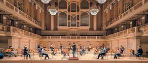 Wiederbeginn im leeren Saal. Die Musiker bei der Probe in Berlin am Gendarmenmarkt.