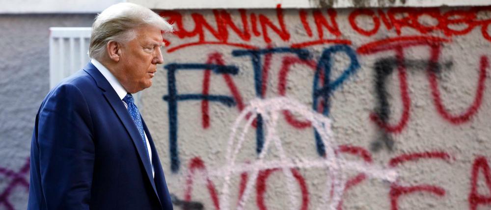 US-Präsident Donald Trump auf dem Weg durch den Lafayette Park