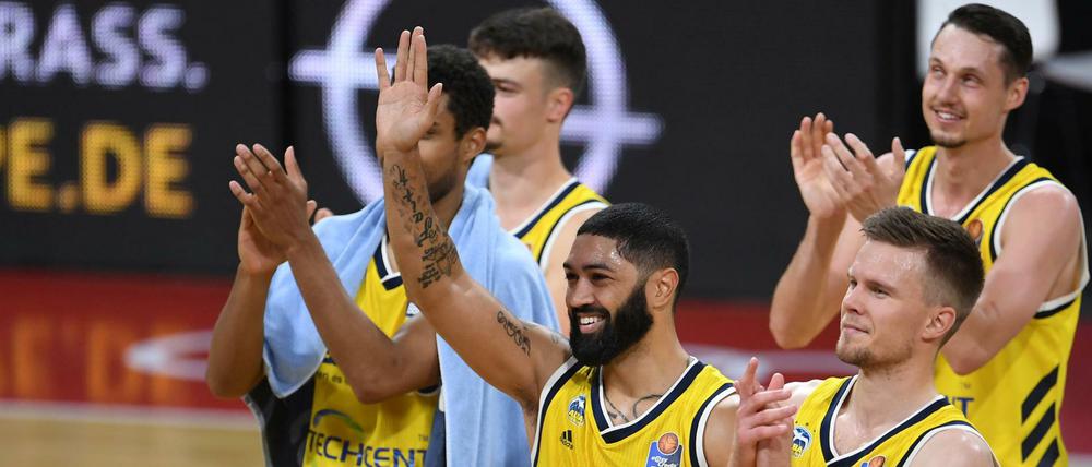 Applaus, Applaus: Alba Berlin startete mit einem Sieg ins Finalturnier der BBL.