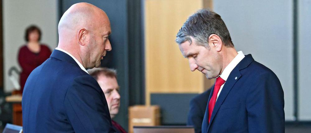 Ein Bild, das bleiben wird: Thüringens AfD-Chef Björn Höcke gratuliert Thomas Kemmerich zur Wahl.