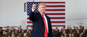 US-Präsident Donald Trump zu Besuch bei Soldaten