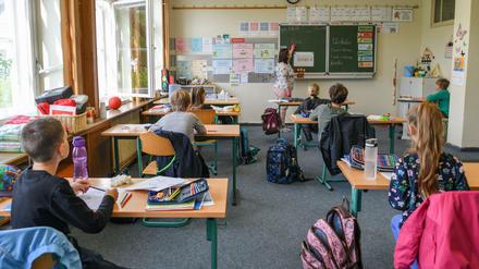 Die Abstandsregel von 1,5 Metern fällt künftig für die Schulen weg. 