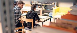 Endlich wieder lernen. Eltern und Kinder drängen auf die Weiterführung eines normalen Schulunterrichts. 