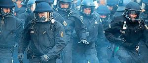 Verstärkung willkommen: Die Berliner Polizei greift bei Veranstaltungen und Demonstrationen oft auf Hilfe zurück, hier am 1. Mai 2016.