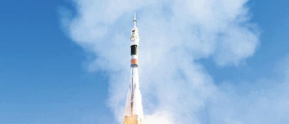 Eine russische Sojus-Kapsel startet vom Weltraumflughafen Baikonur zur ISS.