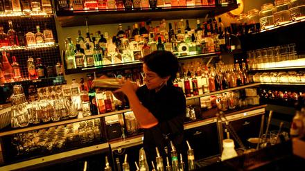 Berliner Bars dürfen vielleicht bald wieder unbegrenzt öffnen.