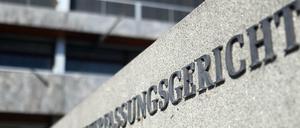 In Karlsruhe hat sich für Medien eine Zweiklassengesellschaft entwickelt.
