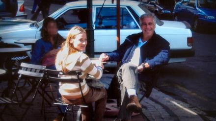 Chauntae Davies und Jeffrey Epstein in der dritten Episode der Serie