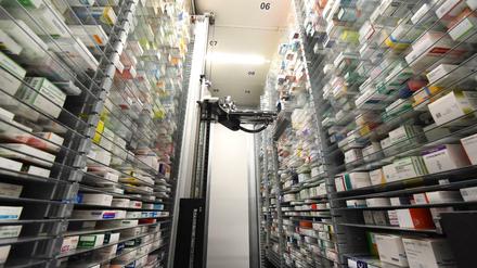 Alles lieferbar? Mehr als 90 Prozent der Deutschen wünschen sich eine Rückverlagerung der Arzneiproduktion nach Europa.