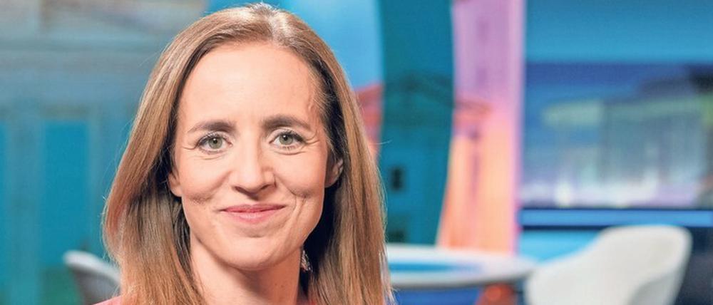  Eva Lindenau, Juristin und Journalistin, ist seit rund einem halben Jahr ARD-Programmgeschäftsführerin beim Ereignis- und Dokumentationskanal Phoenix.