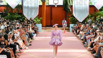 Ausgelaufen hat es sich in Berlin. Auch für die Designerin Martina Hoermanseder, hier eine Show im SEZ.