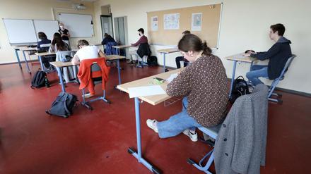 Schule mit Abstand: Dieses Rostocker Gymnasium hat sich auf die Corona-Situation eingestellt.