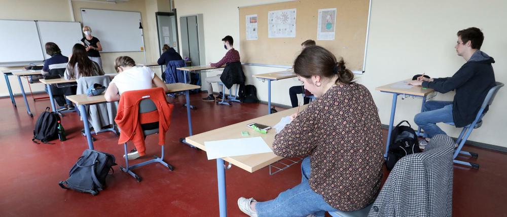 Schule mit Abstand: Dieses Rostocker Gymnasium hat sich auf die Corona-Situation eingestellt.