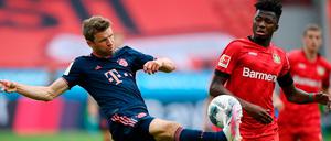 Füße hoch: Die Bayern siegen auch gegen Leverkusen.