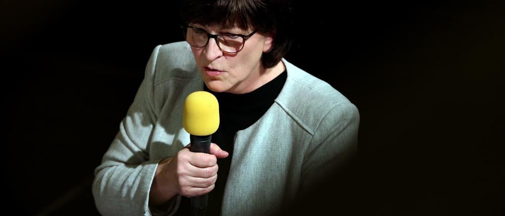 "Auch in Deutschland gibt es latenten Rassismus in den Reihen der Sicherheitskräfte", sagt Saskia Esken und liefert damit Kritikern in ihrer Partei Futter.