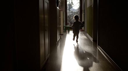 Es gibt Streit um die Strafbarkeit von Kindesmissbrauch. Dabei sind die Strafmaße für Kinderpornographie in Deutschland sehr hoch. 