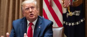 Die Sprecherin des Weißen Hauses sagte, Trump habe die vergangenen zehn Tage damit zugebracht, an Vorschlägen zu arbeiten, die bei den Protesten nach Floyds Tod thematisiert worden seien.