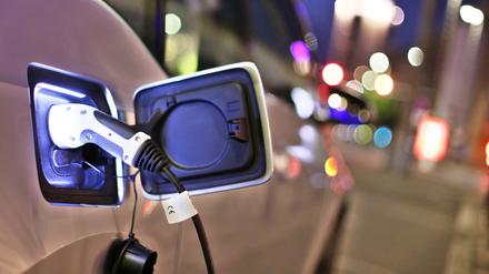 Der Bund will weitere 2,5 Milliarden Euro in den Ausbau der Ladeinfrastruktur und Forschung zu Elektromobilität stecken.
