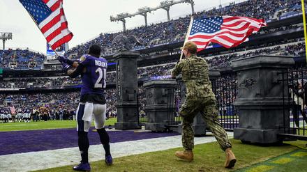 Streit um die Fahne: Die Proteste in den USA haben auch die NFL erreicht.