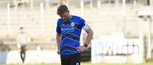 Fabian Klos von Bielefeld reagierte nach dem Spielschluss enttäuscht.