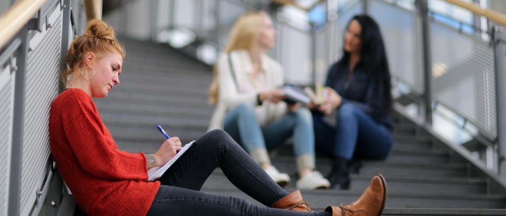 Die Suche nach Nebenjobs ist für Studierende während der Coronakrise nicht immer leicht.