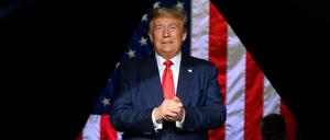 Trump im Februar 2020 bei einer Wahlveranstaltung. Der Präsident sorgte für Unruhe mit einem geplanten Auftritt am historisch sensiblen Datum des "Juneteenth".