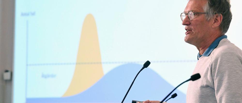 Anders Tegnell, Staatsepidemiologe der schwedischen Gesundheitsbehörde, spricht während einer Pressekonferenz zum Thema Corona-Pandemie. 