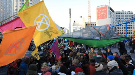 Vergangenes Jahr folgten viele Menschen dem Aufruf von Extinction Rebellion, Berlin zu blockieren.